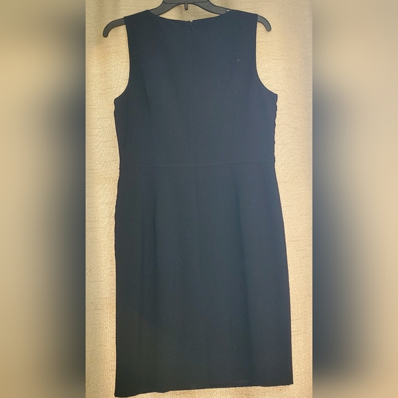 Ann Taylor Petite Seamed Fit Sheath Little Black Sleeveless Dress SZ 10P - Picture 3 of 6
